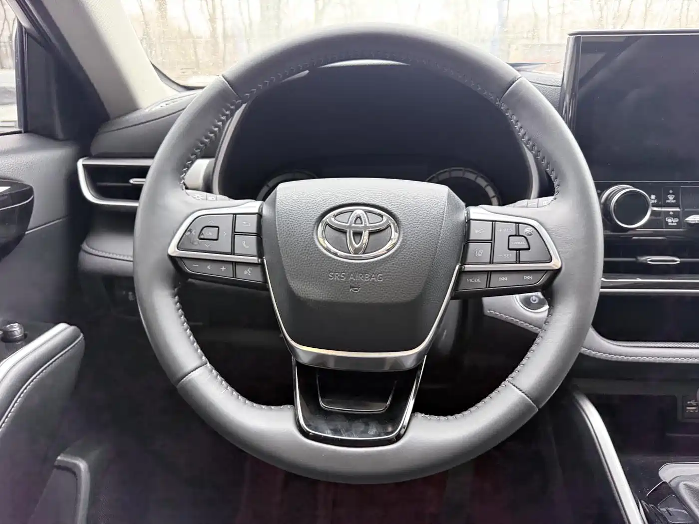 TOYOTA HIGHLANDER