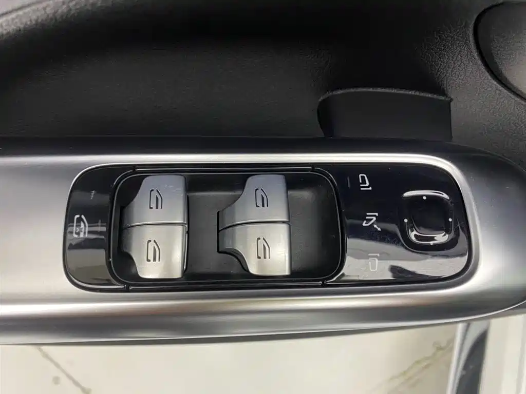Mercedes-Benz C-Class 2024 Facelift C 260 L Sport фото 22