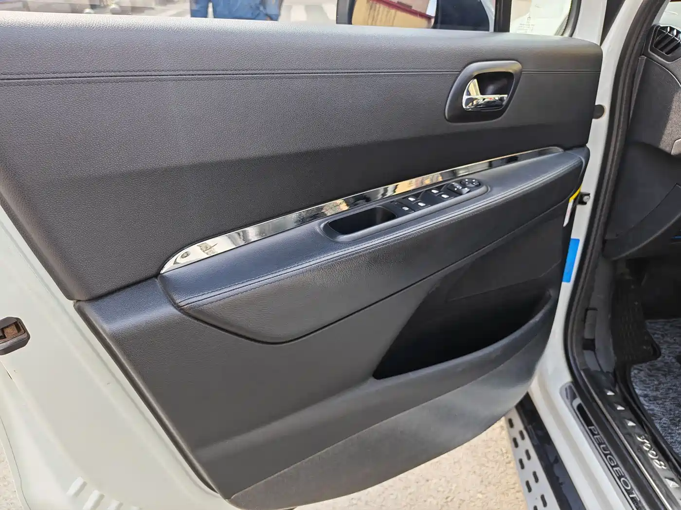 Peugeot 3008 2013 2.0L Automatic Trend Edition фото 15