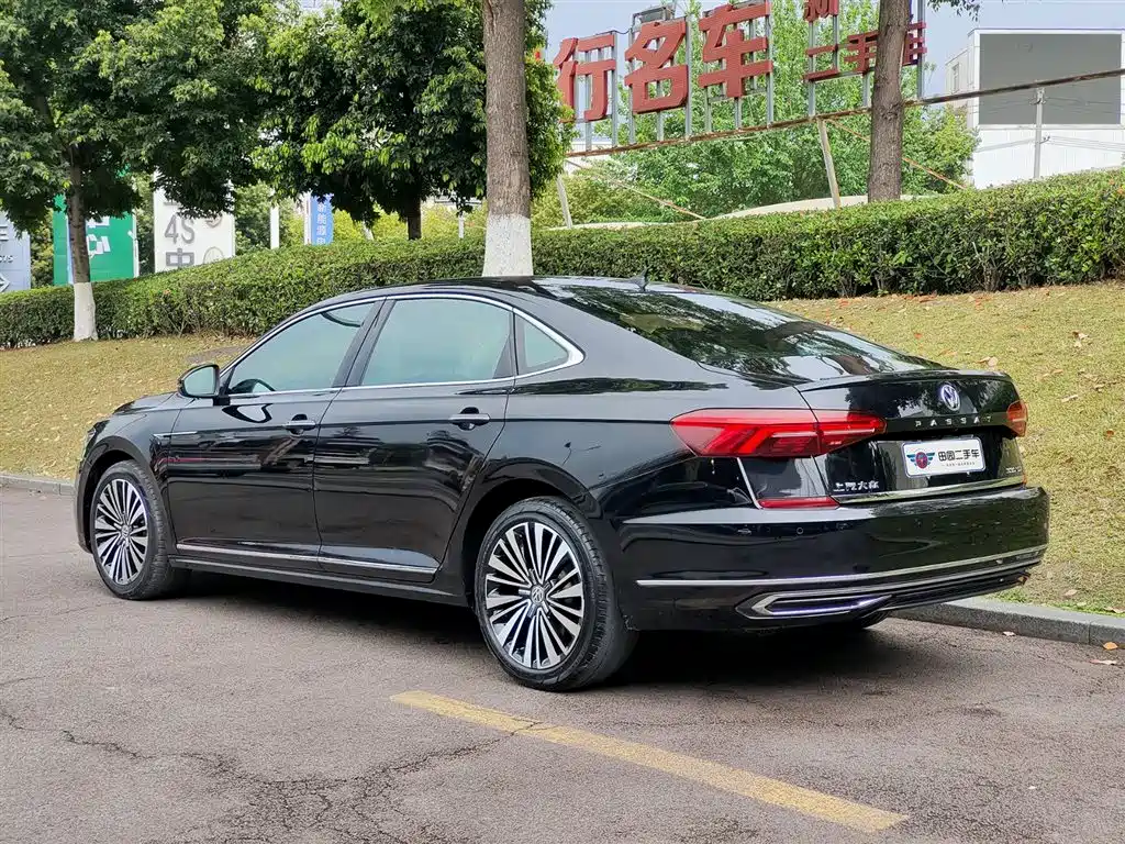 Volkswagen Passat 2019 Model 330TSI Luxury Edition China V фото 4