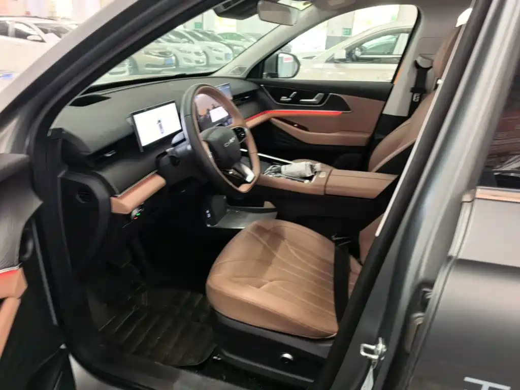 Chery Tiggo 8L 2024 2024 2.0T 2WD Premium 5-seater