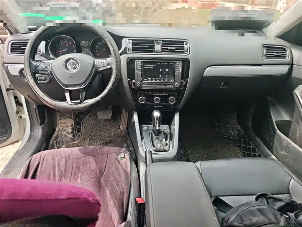 Volkswagen Sagitar 2017 1.6L Automatic Comfort фото 13