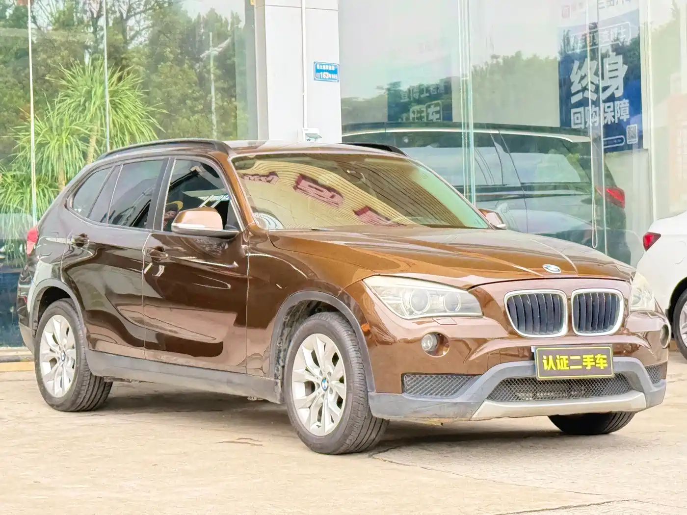 BMW X1 2013 sDrive18i Leading фото 2