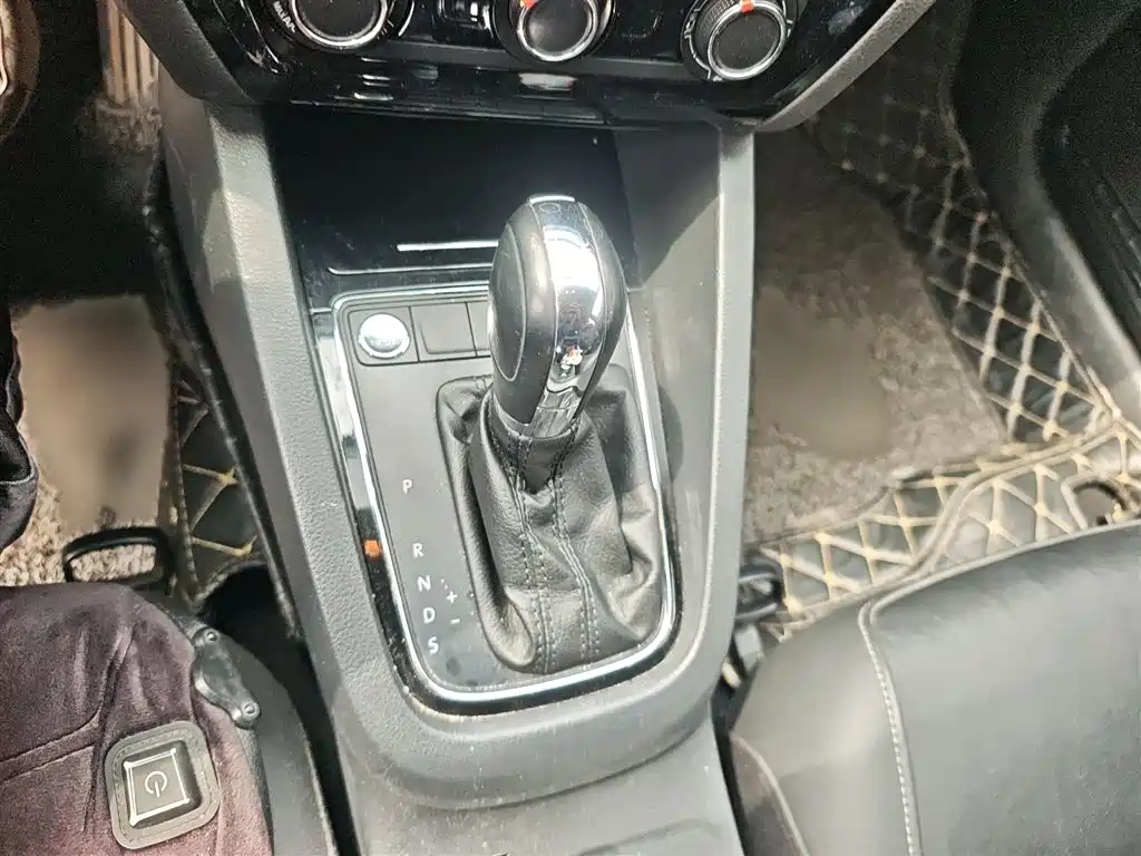 Volkswagen Sagitar 2017 1.6L Automatic Comfort фото 7