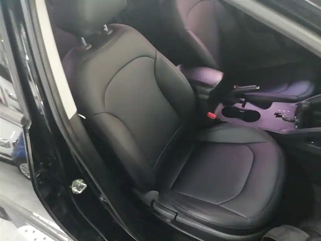 Hyundai Beijing Hyundai ix35 2015 2.0L Automatic 2WD Comfort China V фото 25