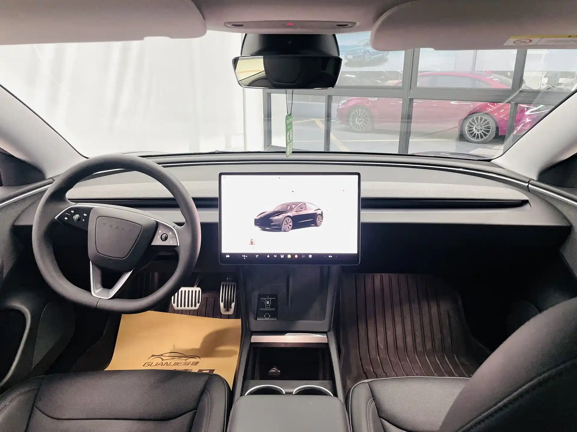 Фото 7 - Tesla Model 3