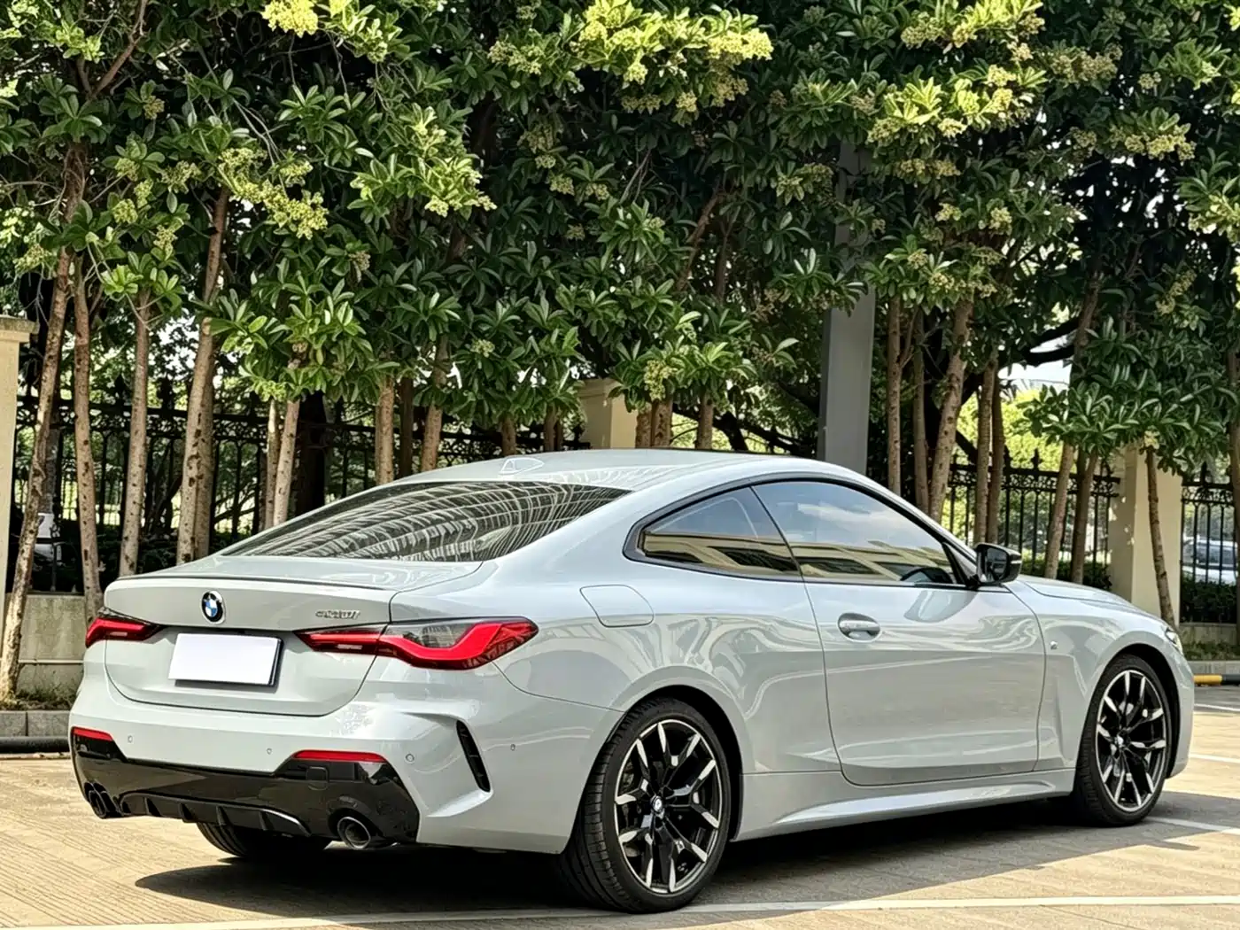 BMW 4 Series 2024 430i M Sport Shadow Edition фото 11