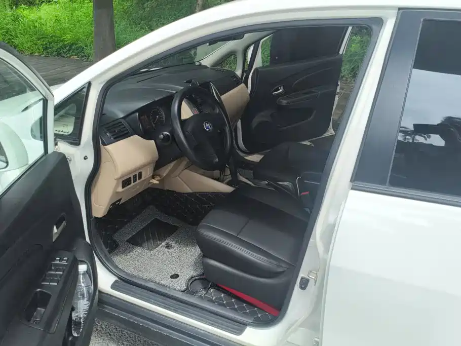 Venucia R50 2013 2013 1.6L Auto Fashion