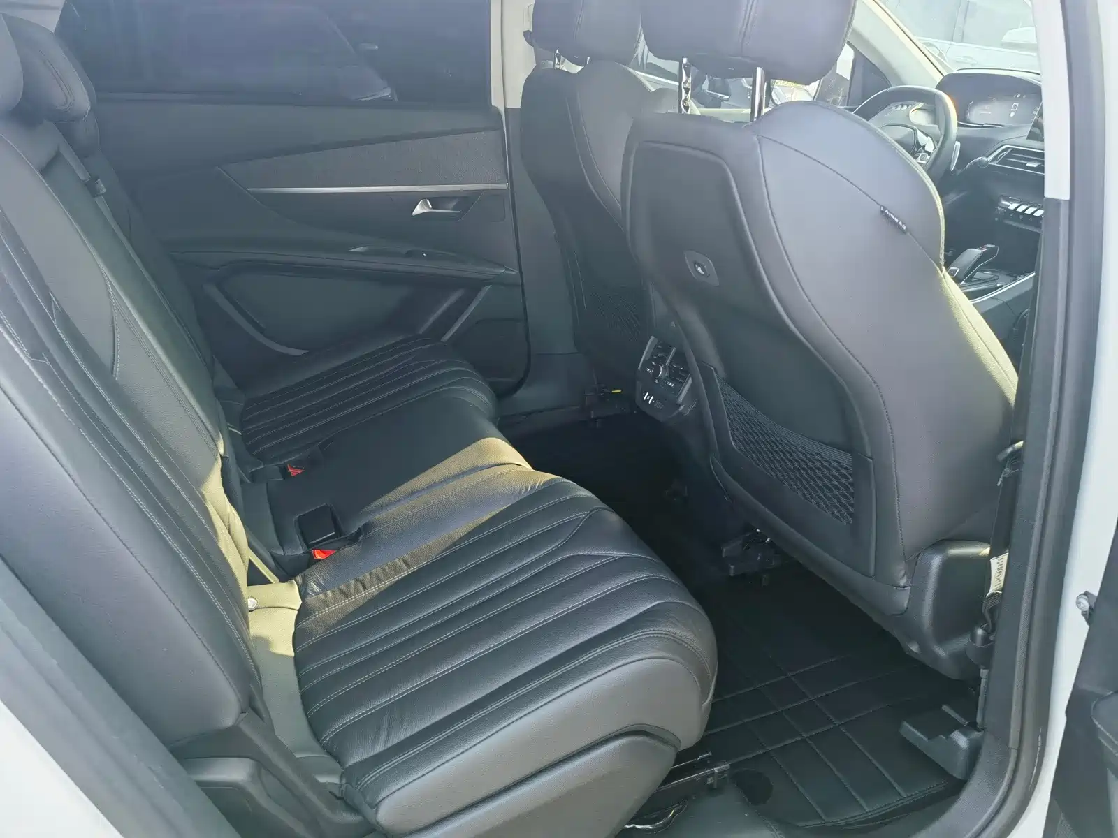 Photo 23 - Peugeot 5008