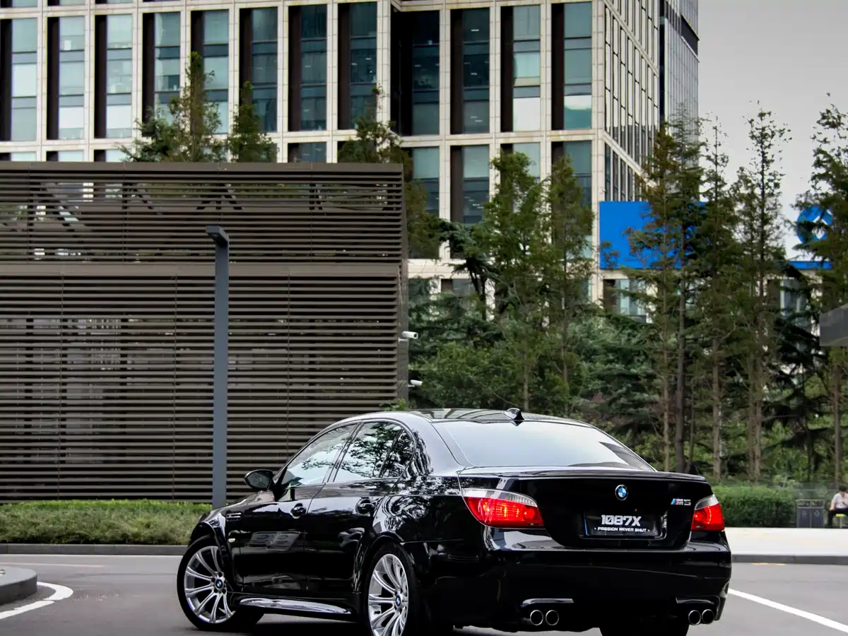 BMW M5 2005 Model M5 фото 4