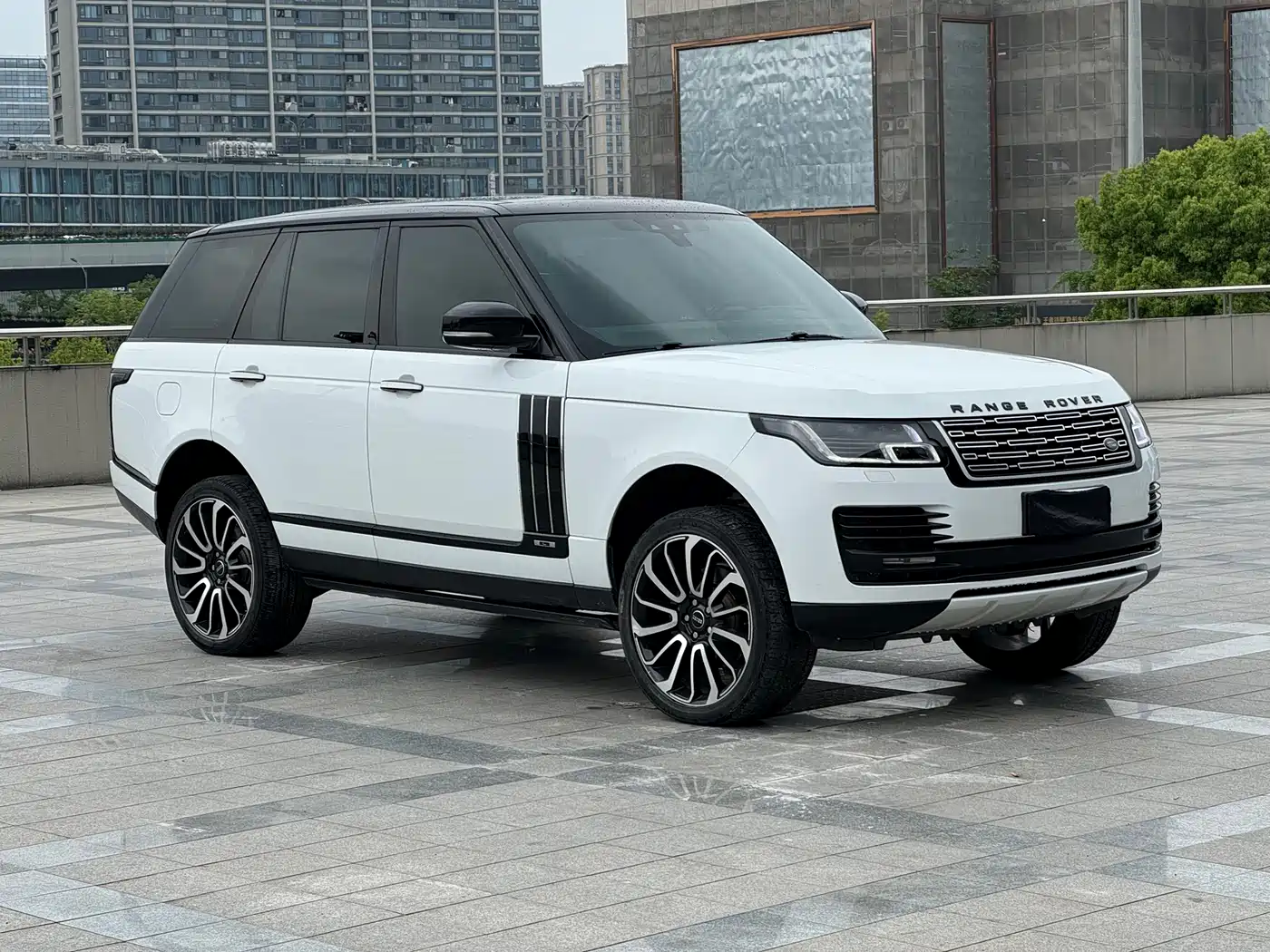 LAND ROVER RANGE ROVER
