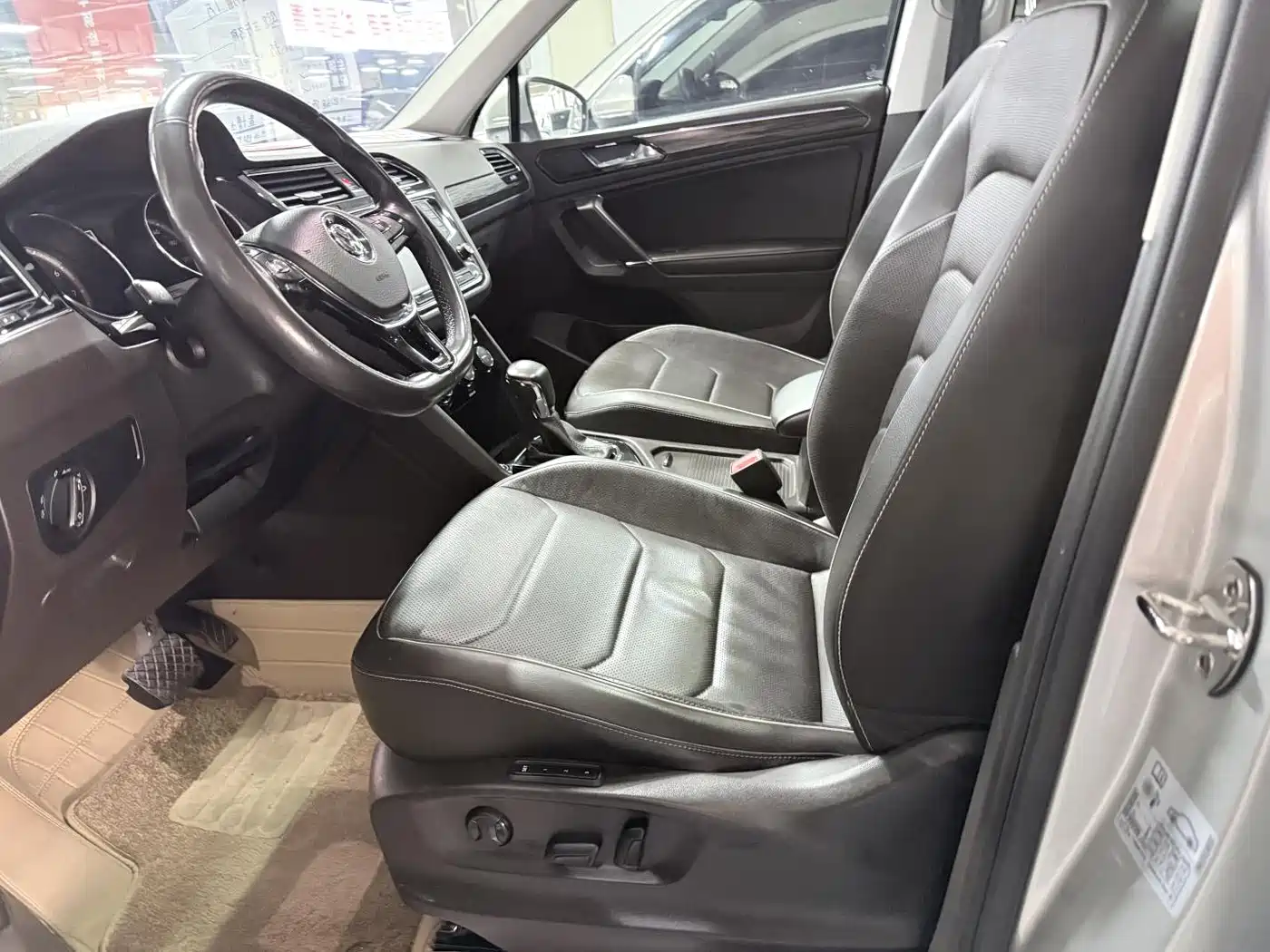 Volkswagen Tiguan L 2017 380TSI Automatic 4WD Flagship Edition фото 4