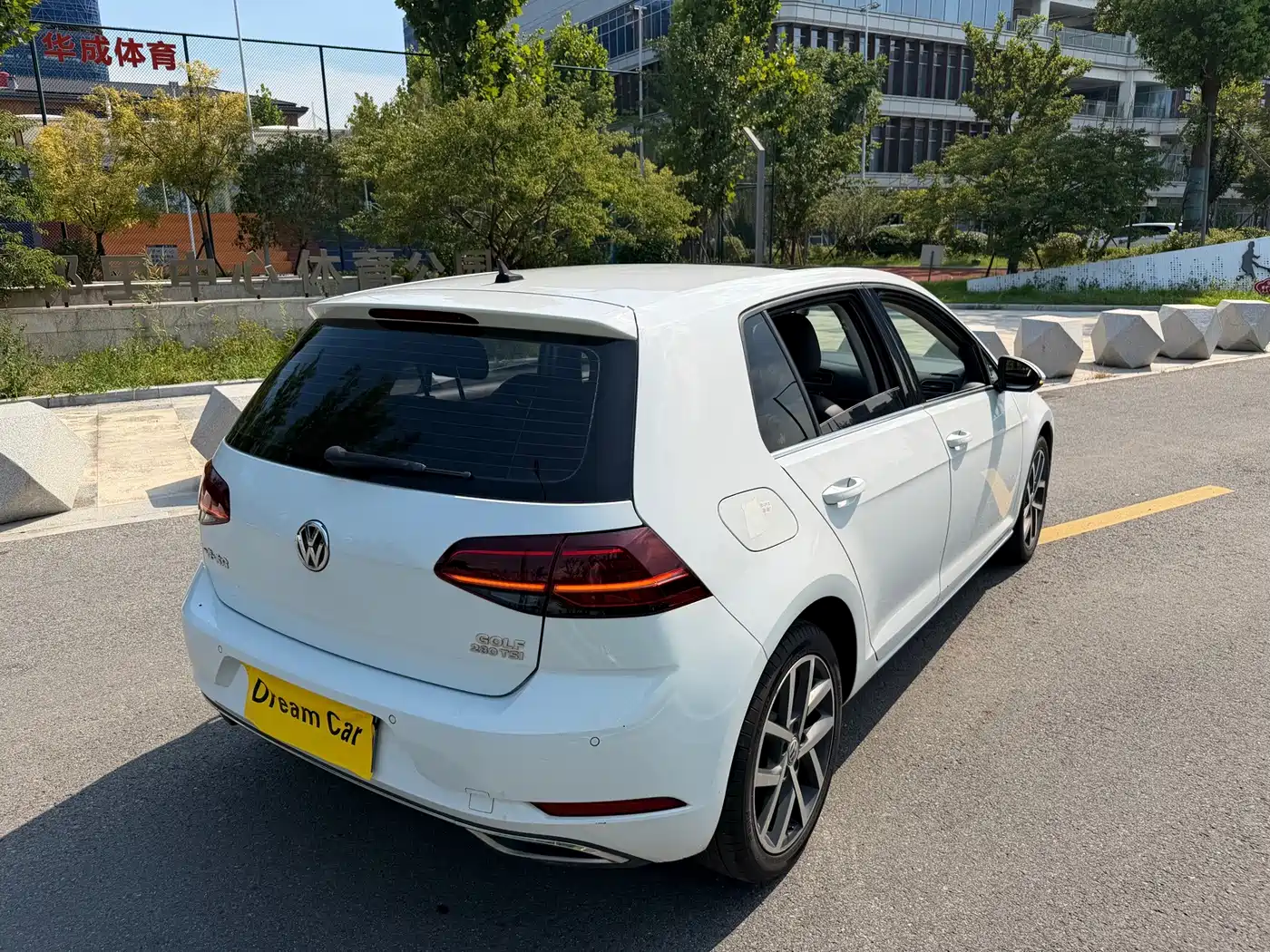 Фото 4 - Volkswagen Golf