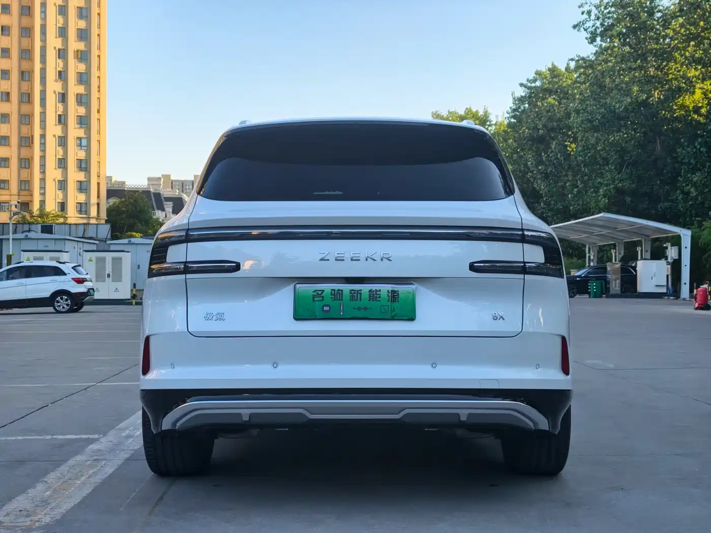 ZEEKR 8X 2026