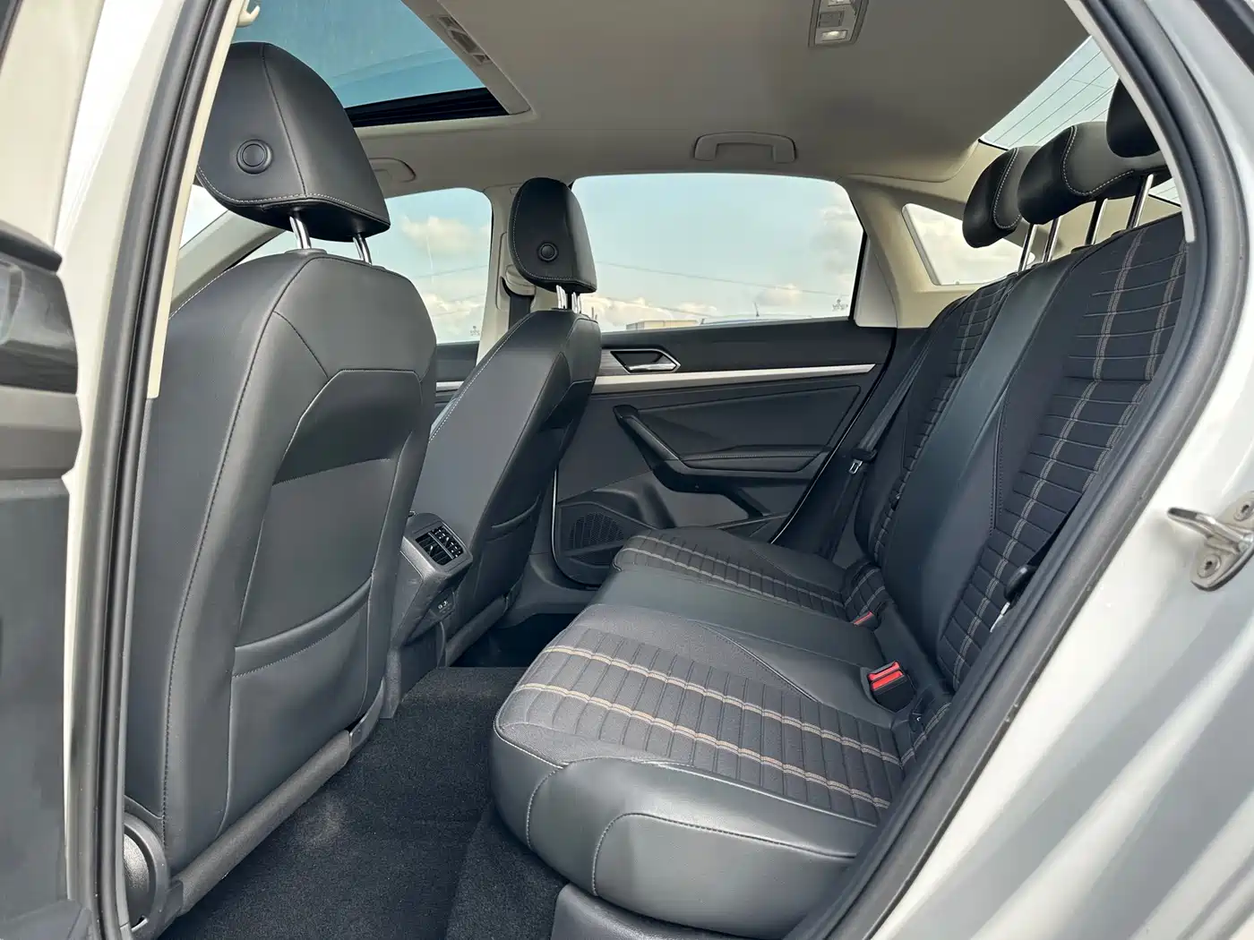 Volkswagen Lavida 2022 280TSI DSG Comfort Edition фото 8