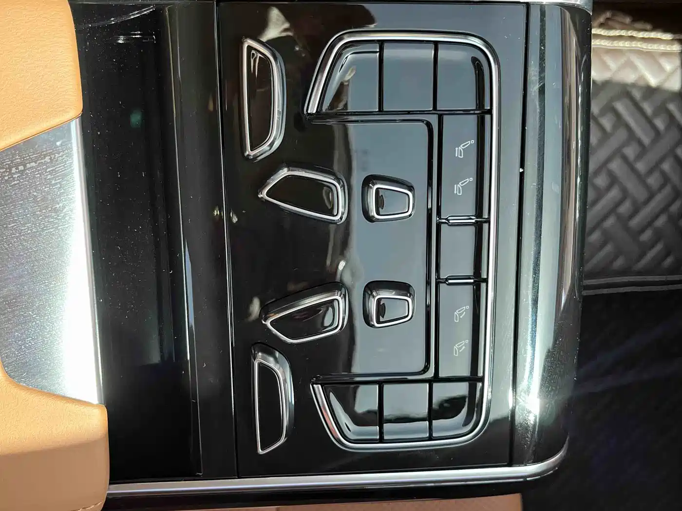 Hongqi H9 2020 2.0T Smart Connection Qi Xiang Edition фото 13