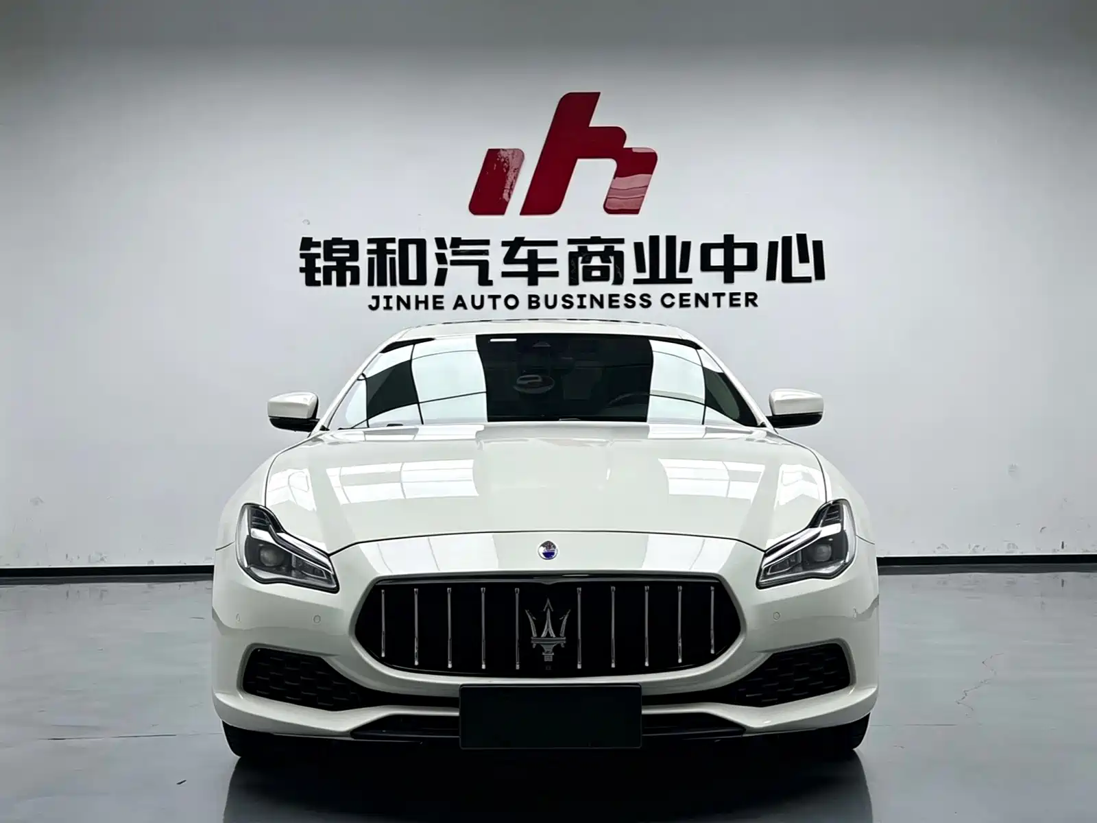 Фото 3 - Maserati Quattroporte