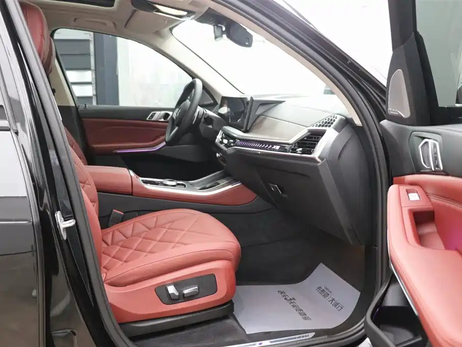 BMW X5 2023 xDrive 30Li Premium M Sport Black Night Package фото 23