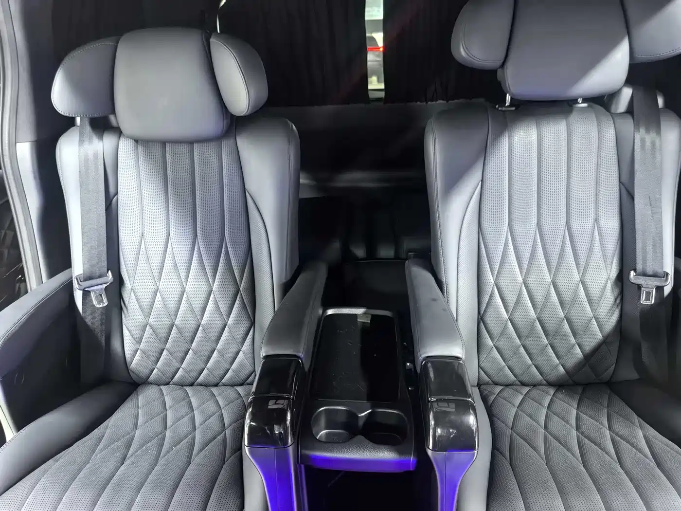 Toyota Alphard 2011 3.5L Luxury Edition фото 10