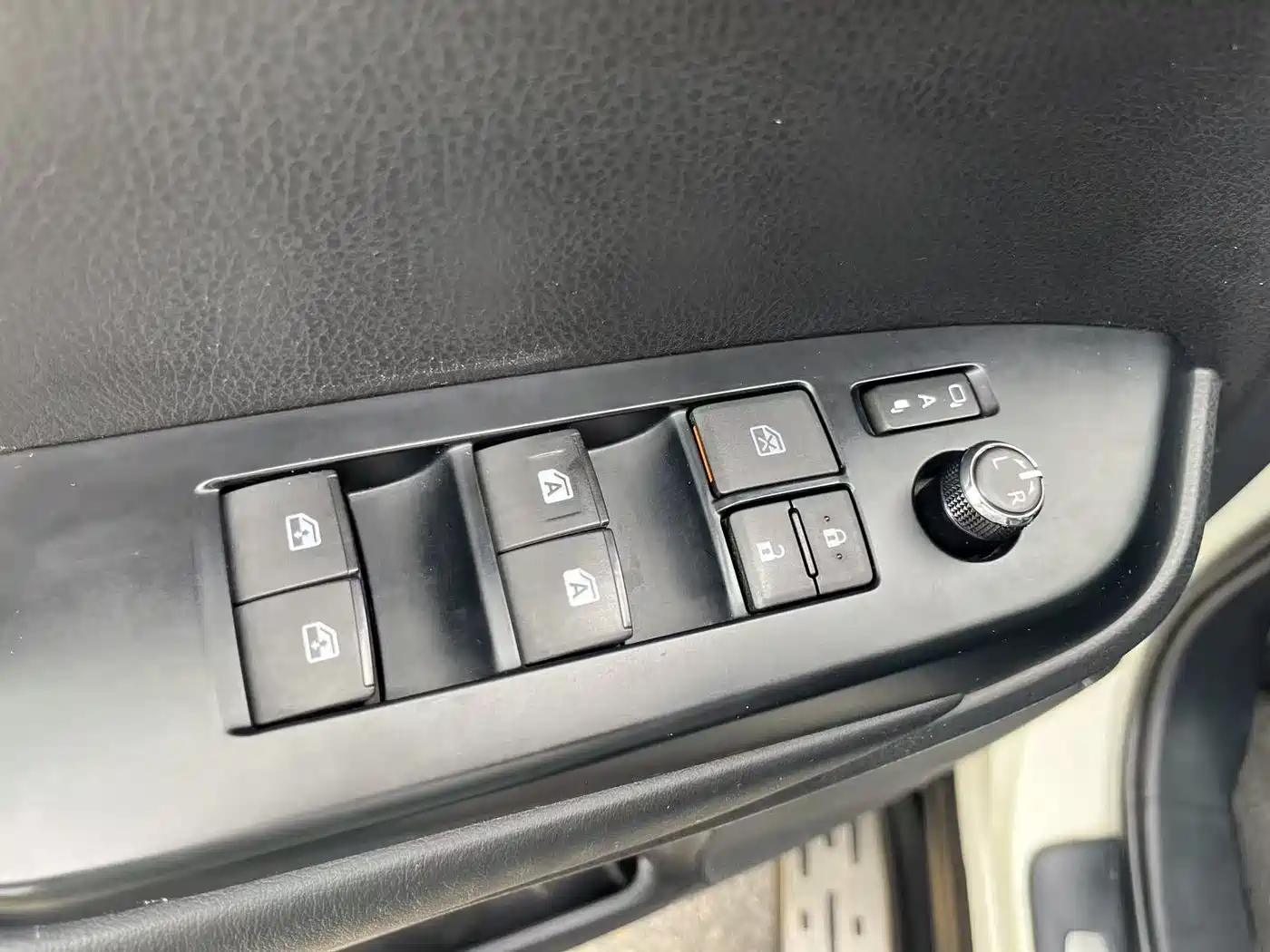 Toyota Highlander 2015 2.0T FWD Luxury Edition 7-seater фото 9