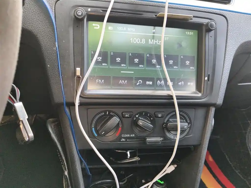 Škoda Skoda Rapid Spaceback 2018 1.6L Manual Comfort фото 4