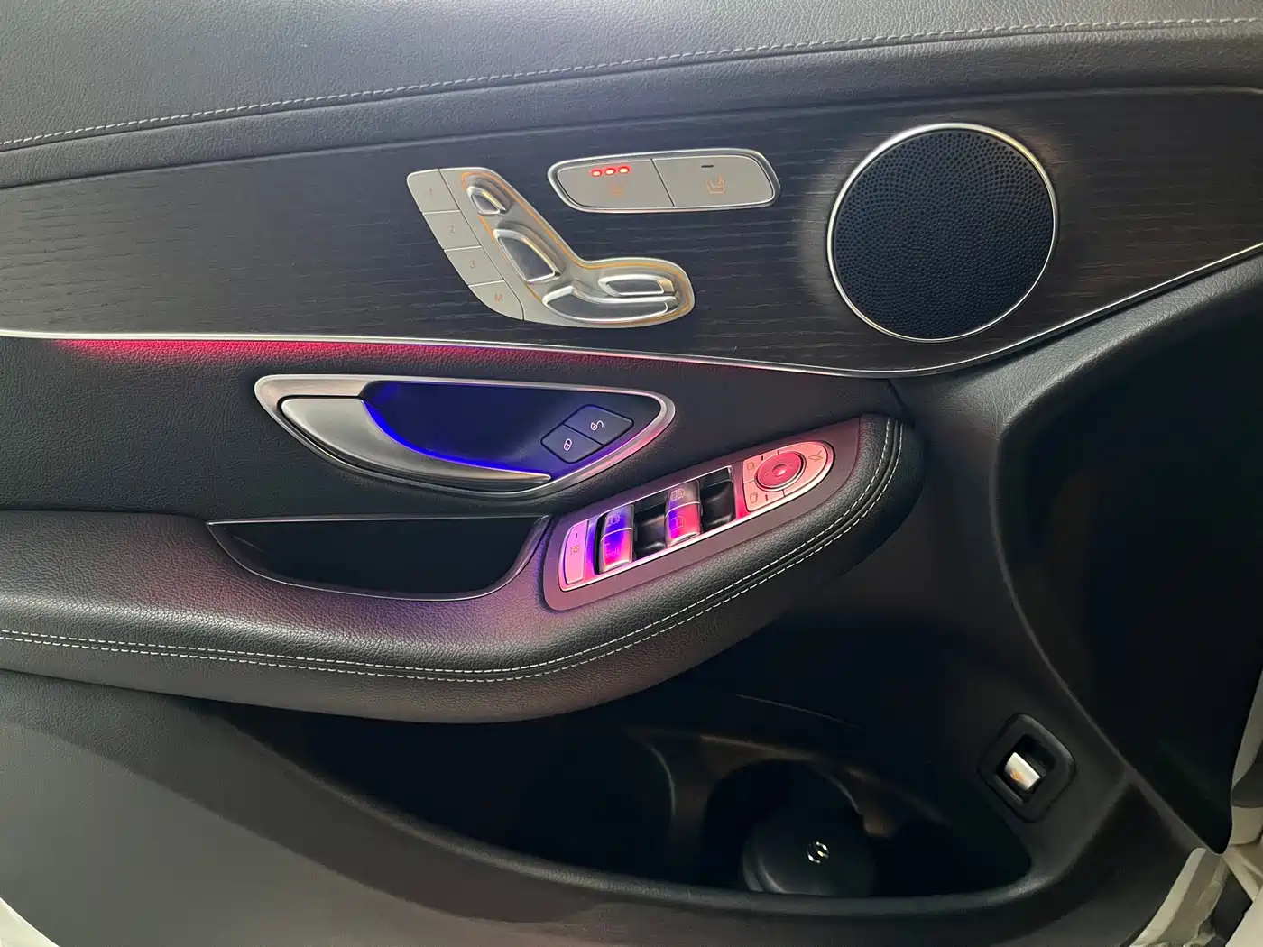 Mercedes-Benz GLC 2022 Facelift GLC 260 L 4MATIC Luxury Model фото 32