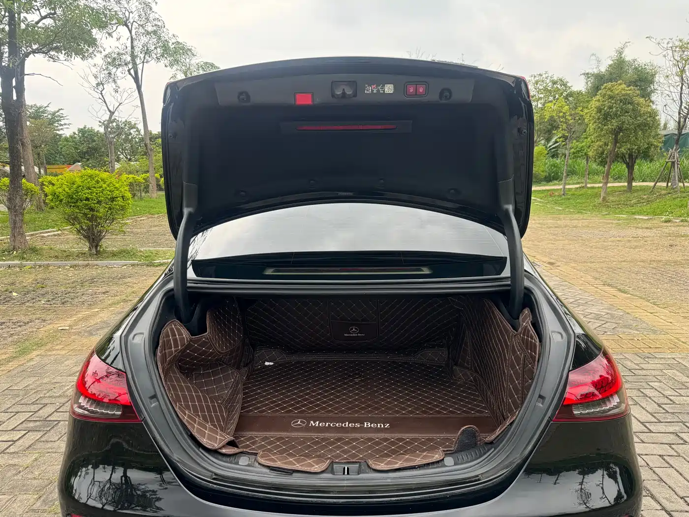 Mercedes-Benz E-Class 2023 E 300 L Luxury фото 19