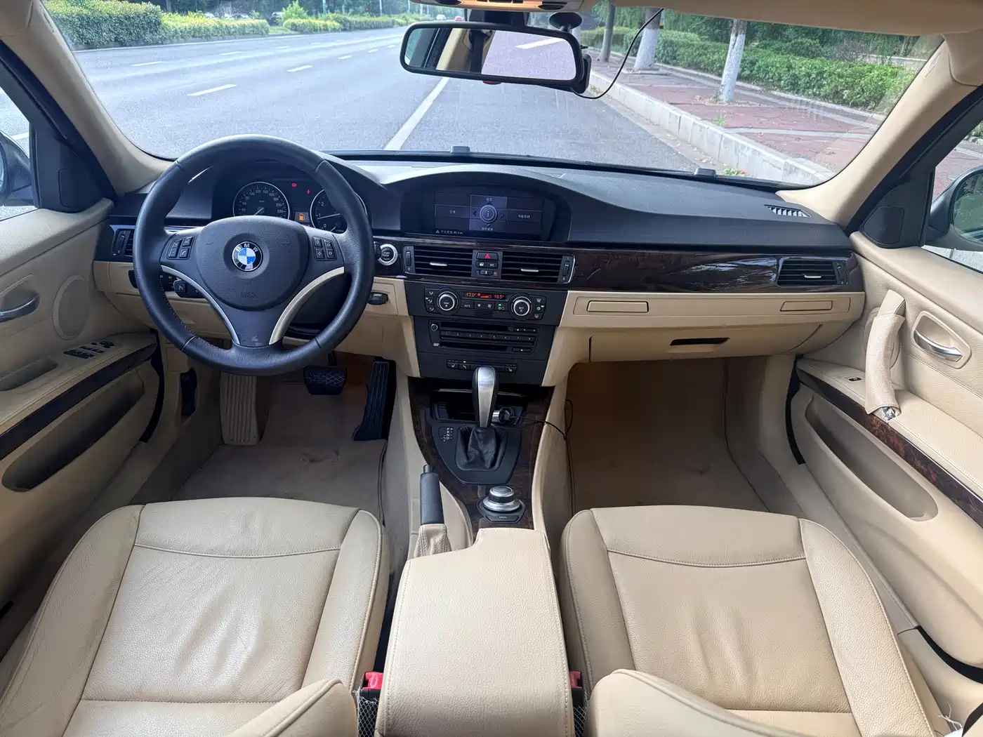 BMW 3 Series 2008 Model 325i Leading фото 10