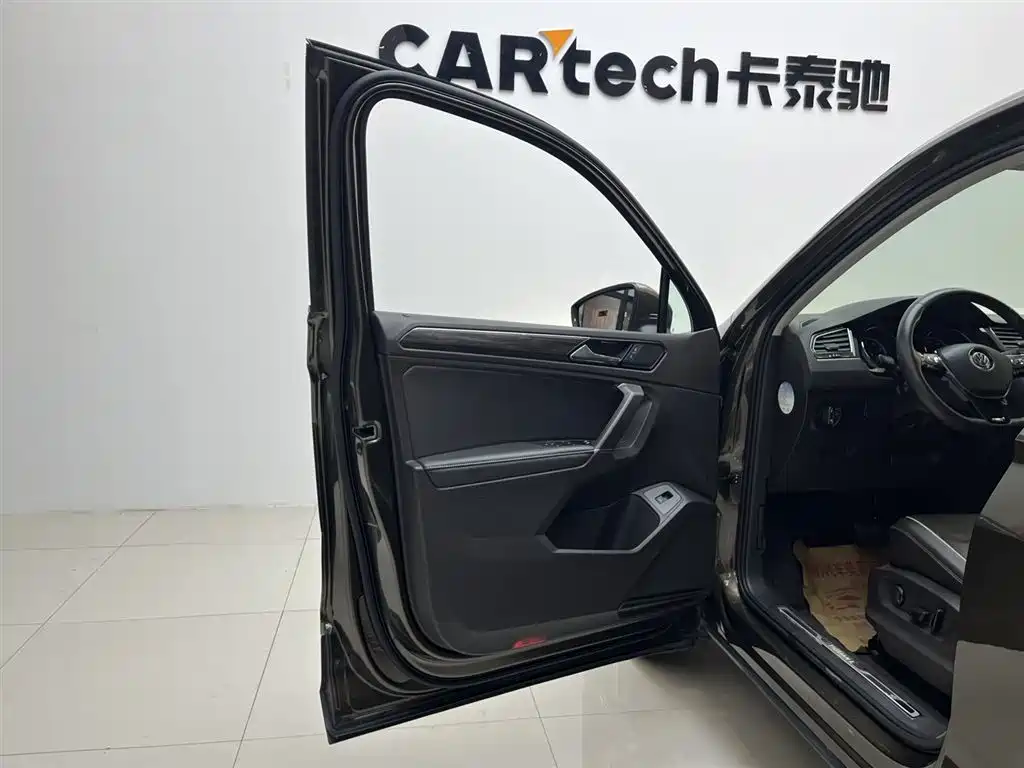 Volkswagen Tiguan L 2017 330TSI Automatic 2WD Flagship Edition фото 13