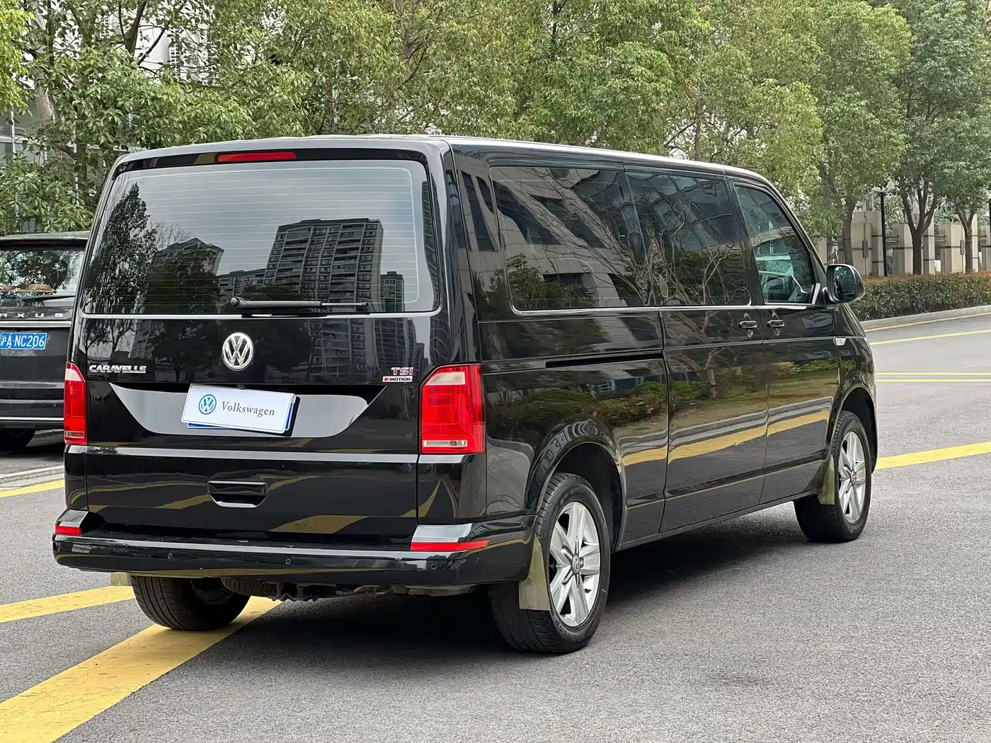 Volkswagen Caravelle 2018 2.0TSI 4WD Comfort Edition 7-Seater фото 5
