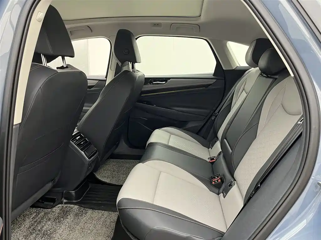 VOLKSWAGEN ID.7 VIZZION