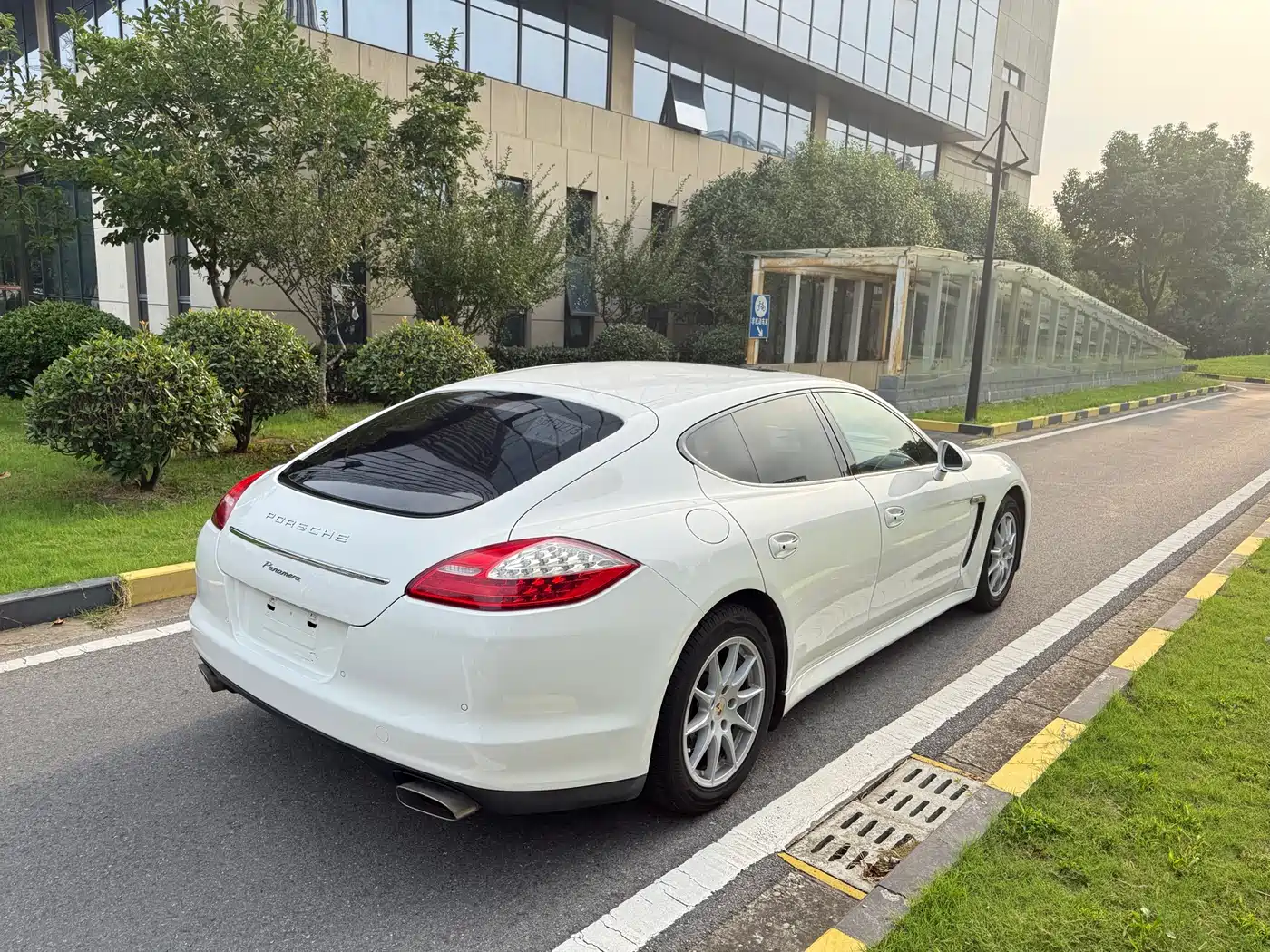 Porsche Panamera 2010 Panamera 3.6L фото 5