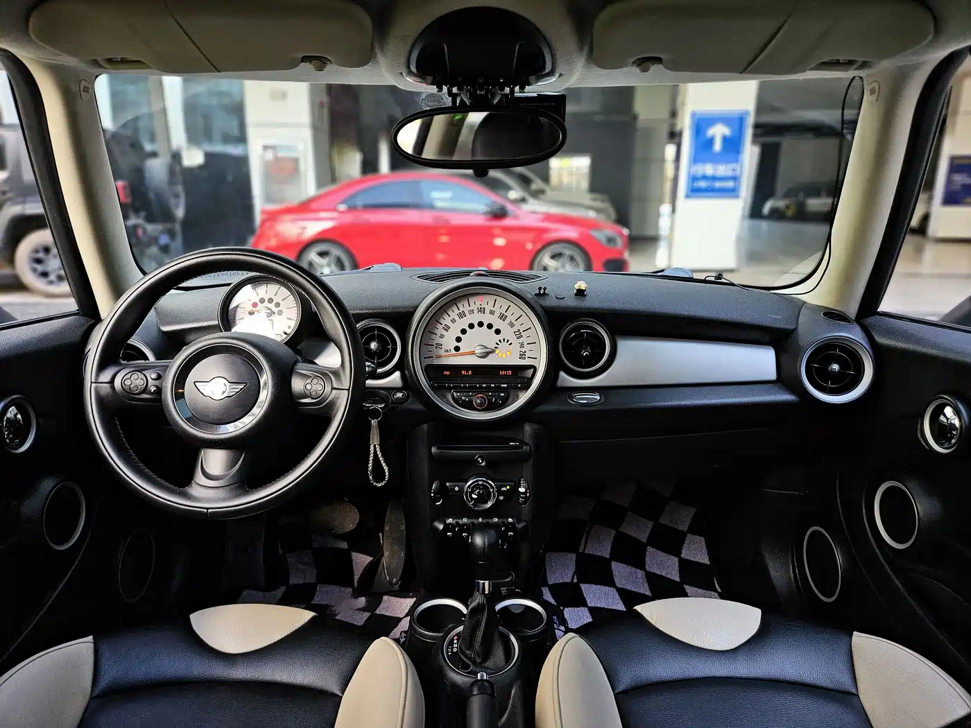 Фото 7 - MINI CLUBMAN