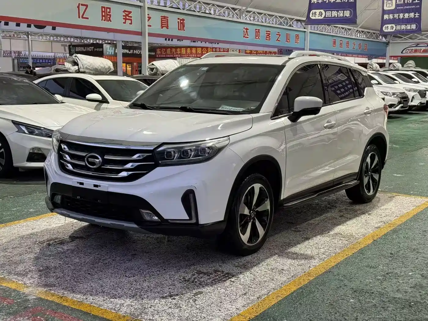 GAC Trumpchi Trumpchi GS4 2018 235T Automatic 2WD Luxury Smart Connect Million Commemorative Edition фото 3