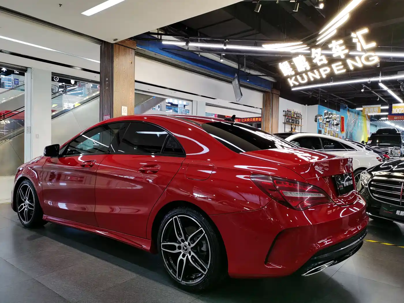 Mercedes-Benz CLA (Import) 2017 CLA 220 4MATIC фото 3