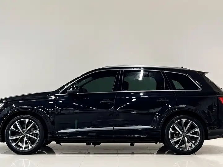 Audi Q7 2021 55 TFSI quattro S line Sport фото 3