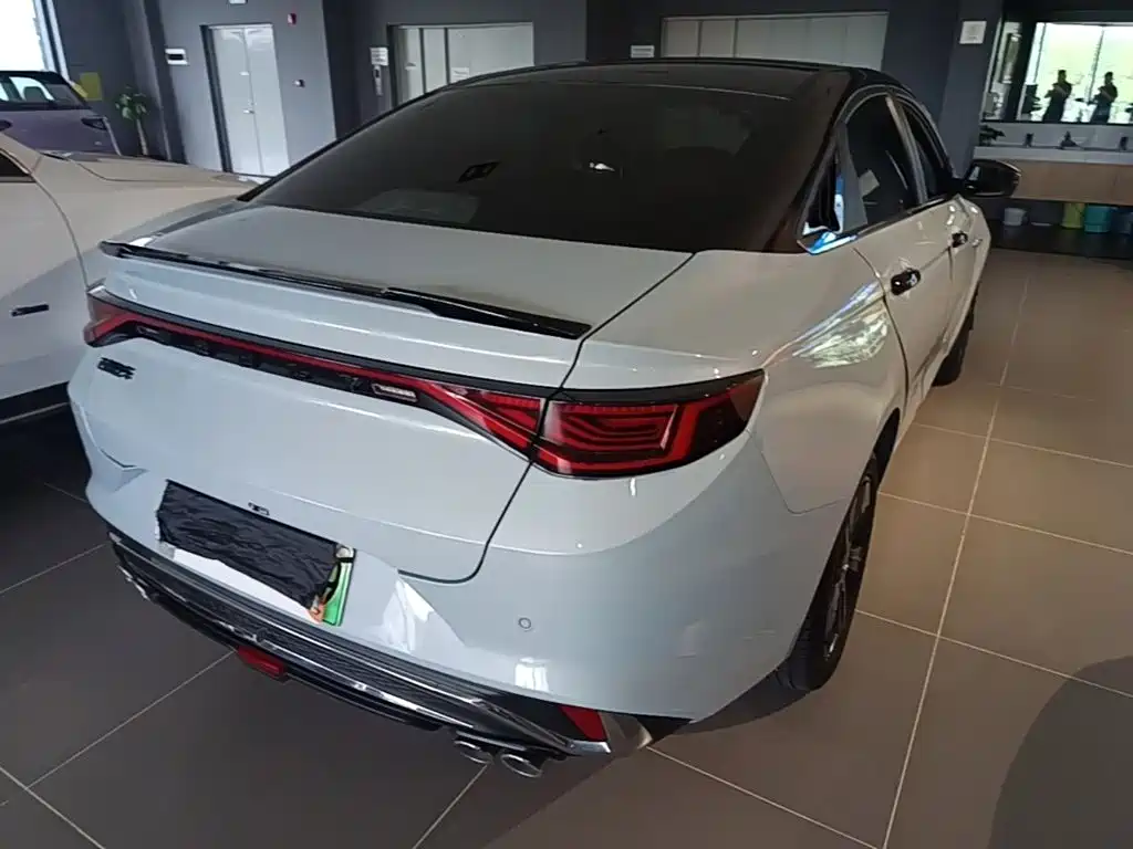 Geely Emgrand L HiP 2023 2024 Champion Edition 1.5TD-DHT Pro 100KM Excellence