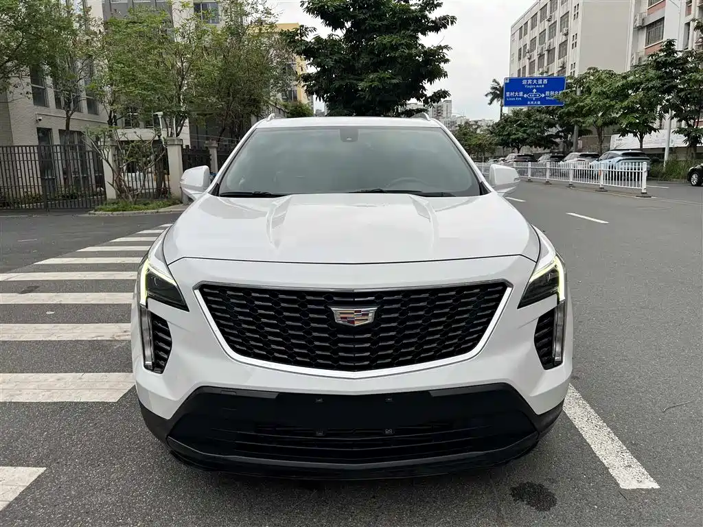 CADILLAC XT4