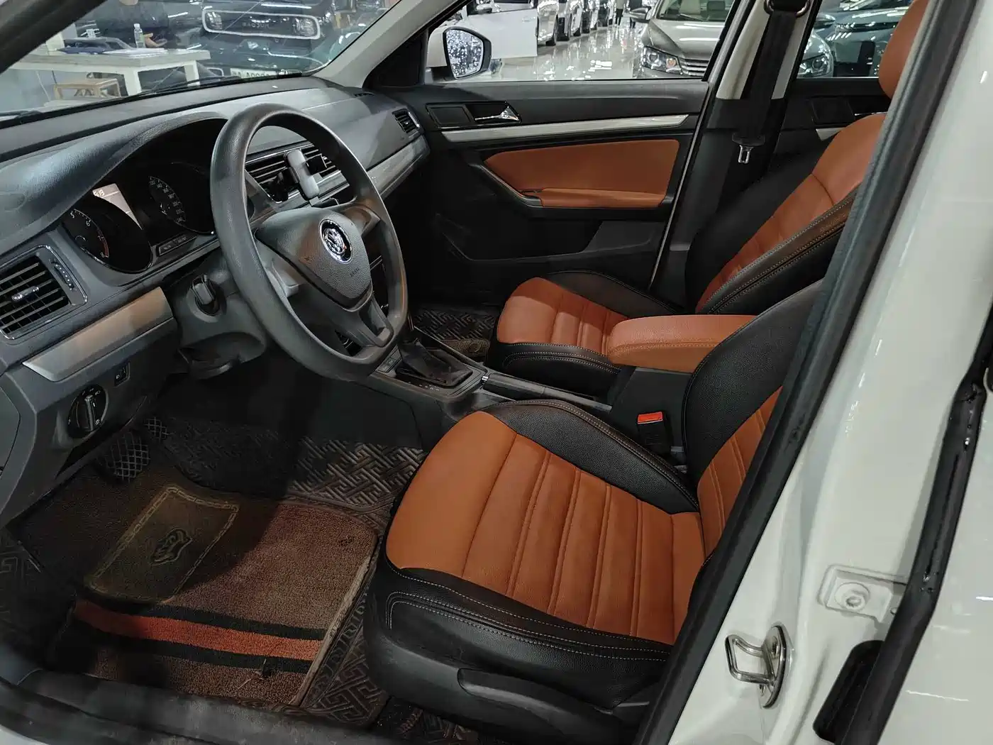 Volkswagen Lavida 2018 Classic 1.5L Automatic Trend China VI фото 3