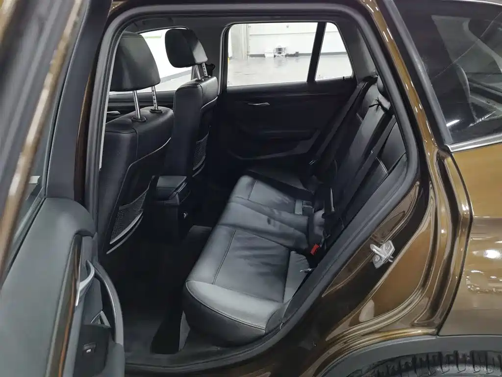 BMW X1 2014 xDrive20i X Design Package фото 15
