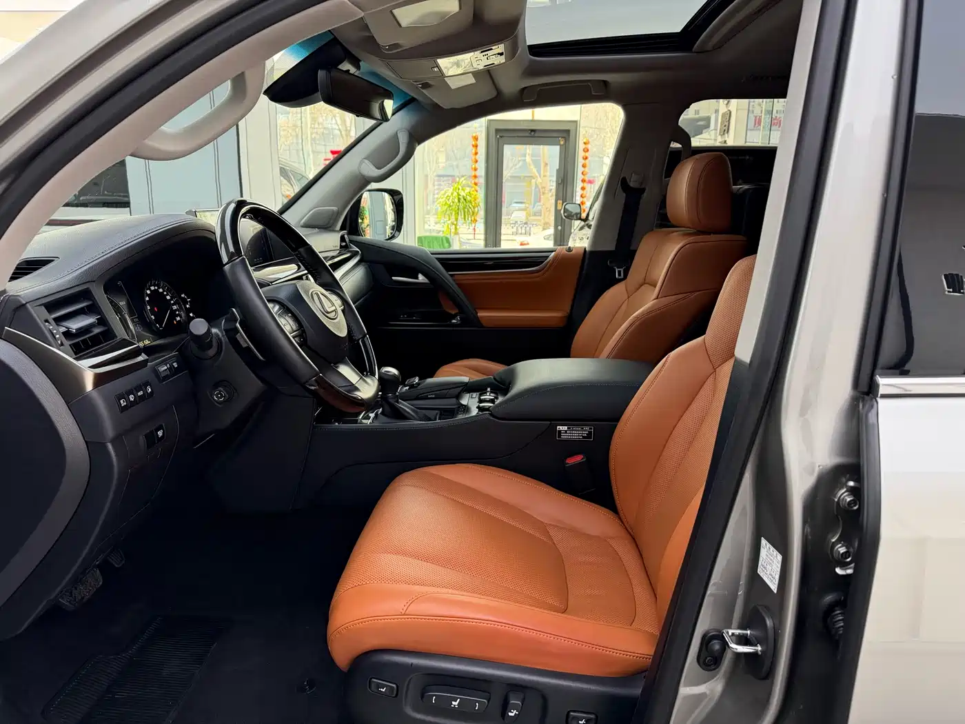 Lexus LX 2019 570 Prestige Luxury Edition фото 4