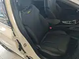 Фото 25 - Geely Coolray