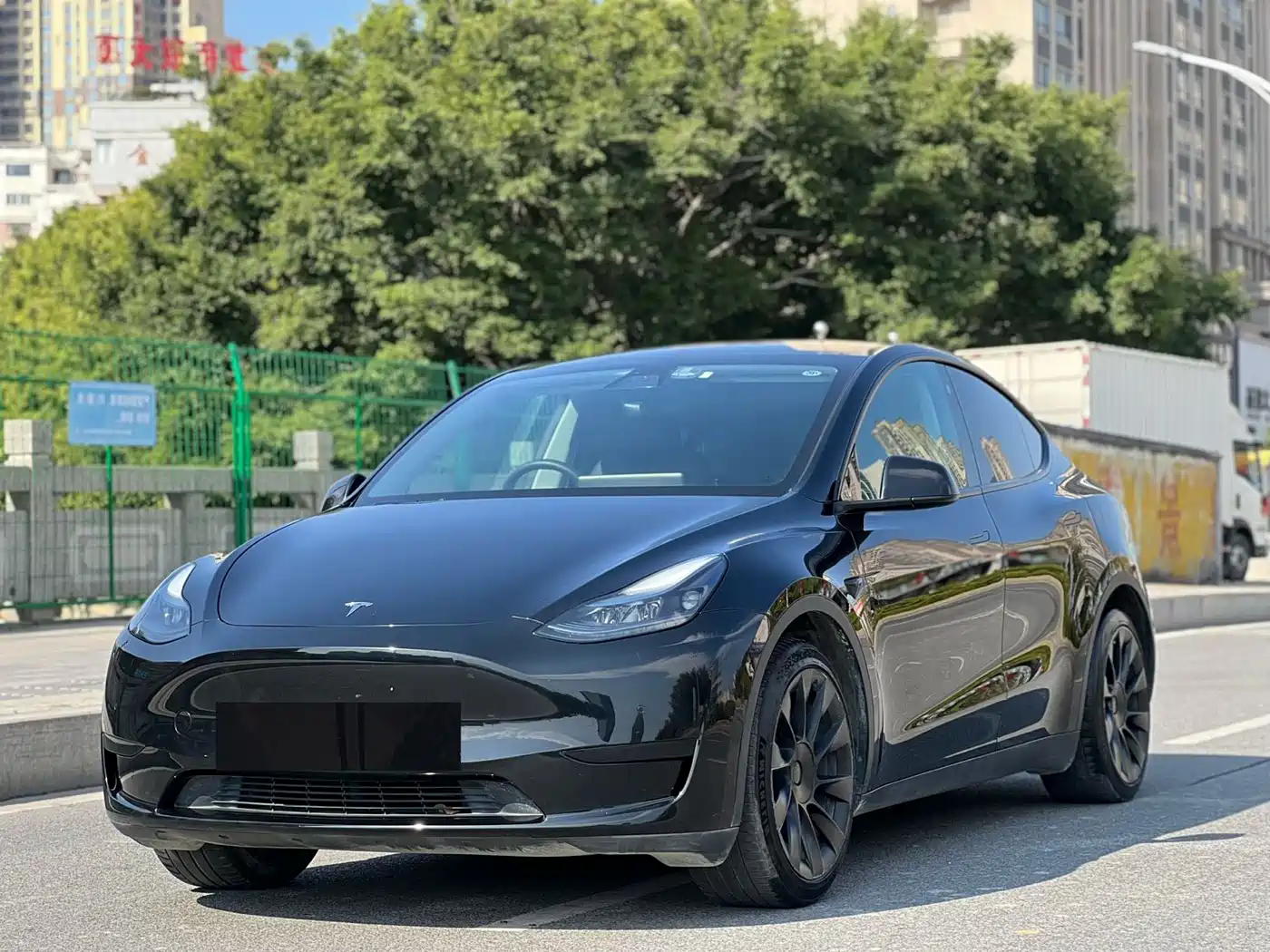 TESLA MODEL Y
