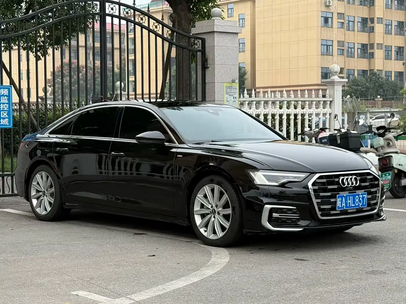 Фото 3 - Audi A6L