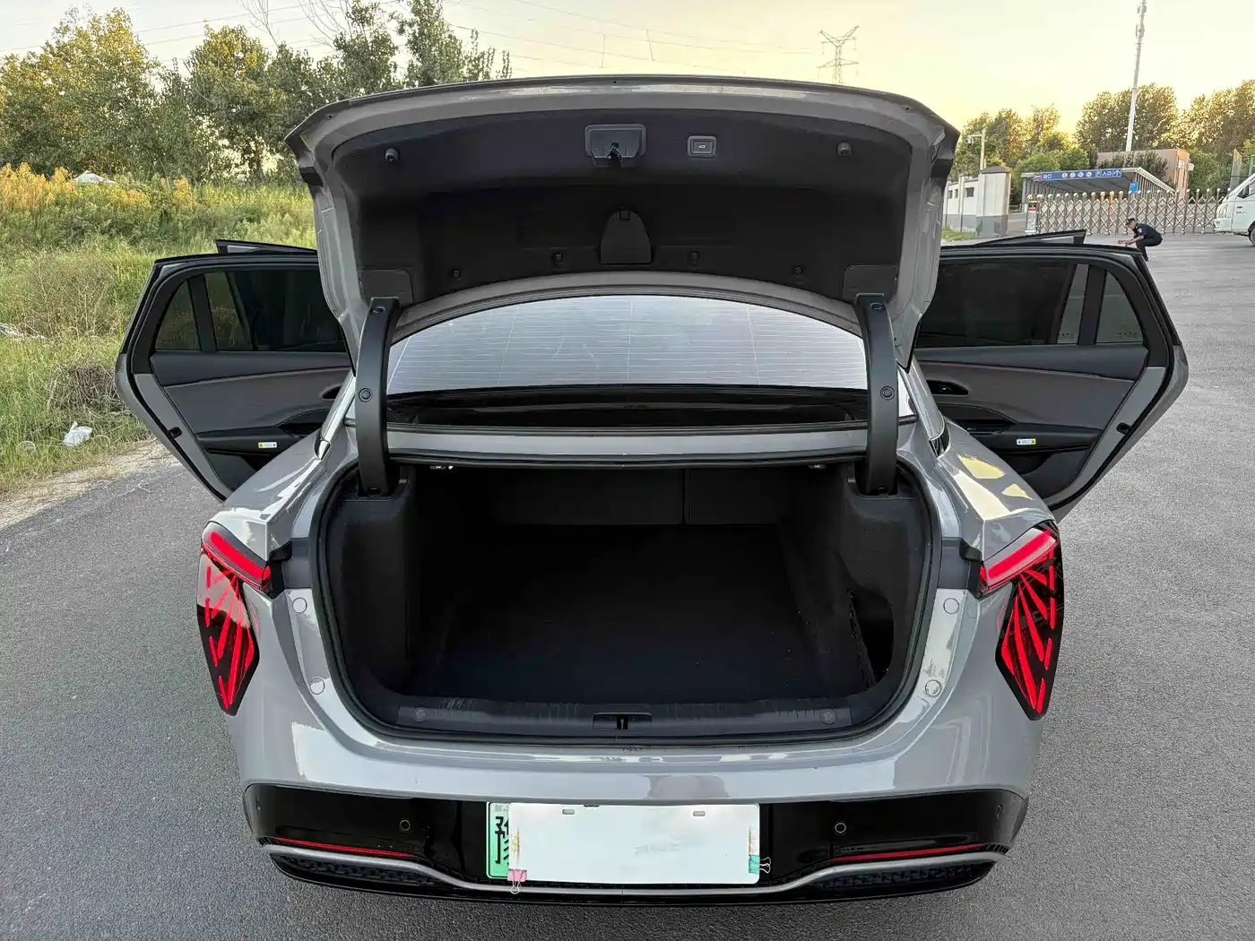 Фото 22 - Hongqi EH7