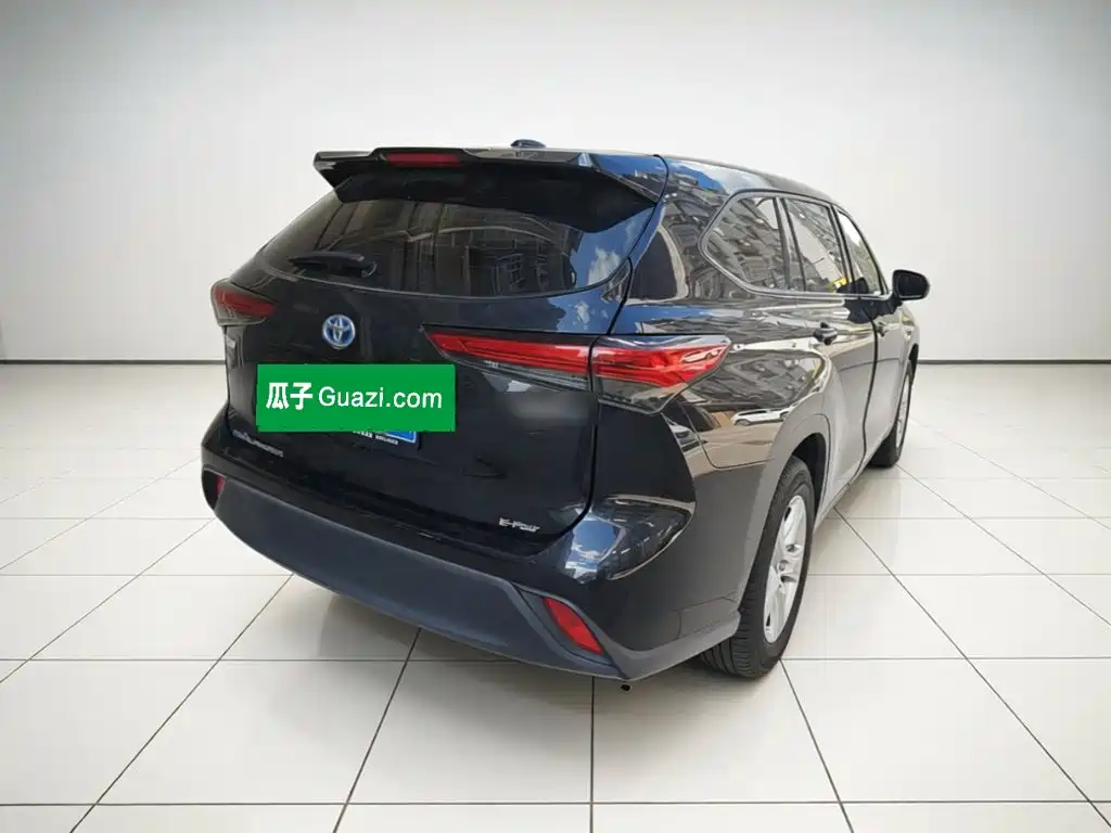 Фото 4 - Toyota Highlander