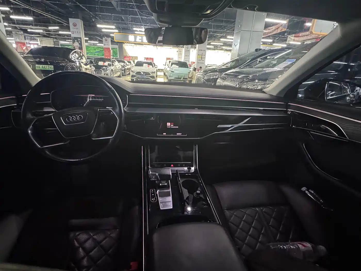 Фото 3 - Audi A8