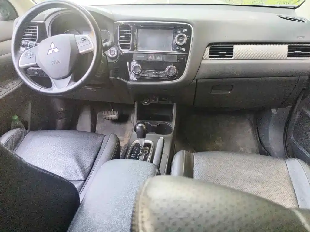 Mitsubishi Outlander (Import) 2014 2014 2.4L 4WD Luxury Value Edition 5-seater