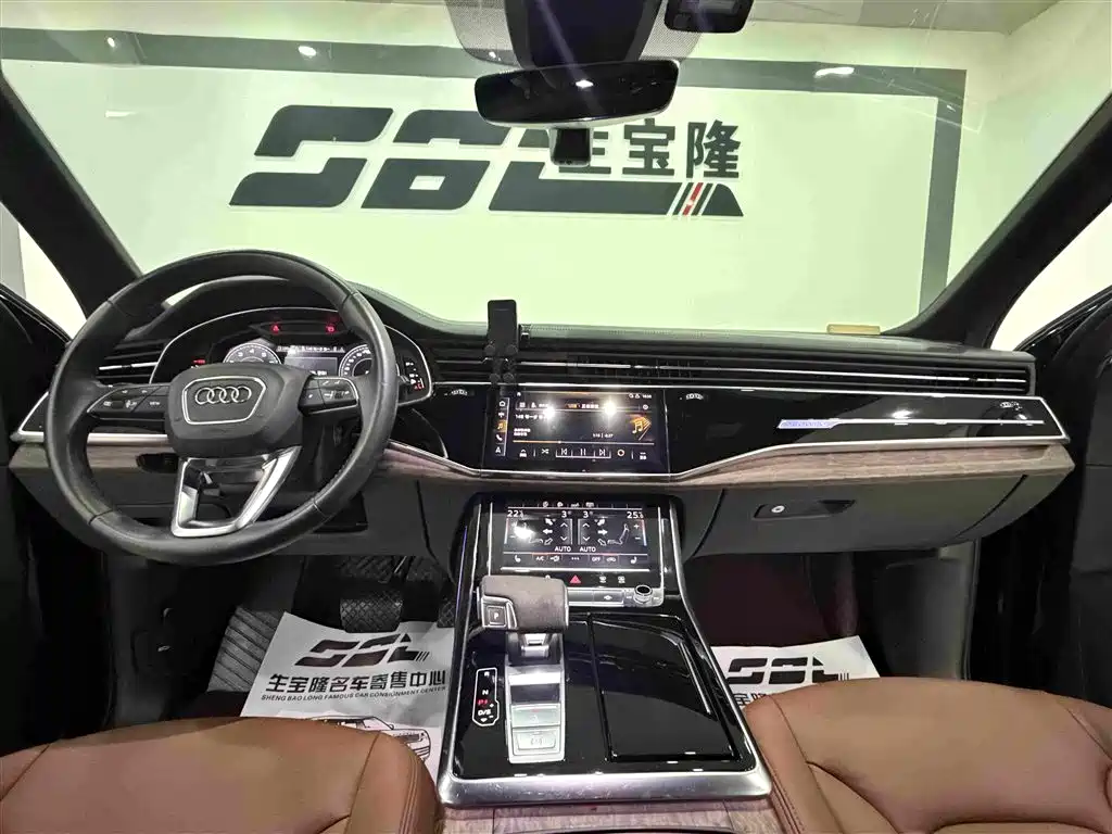 Фото 7 - Audi Q7