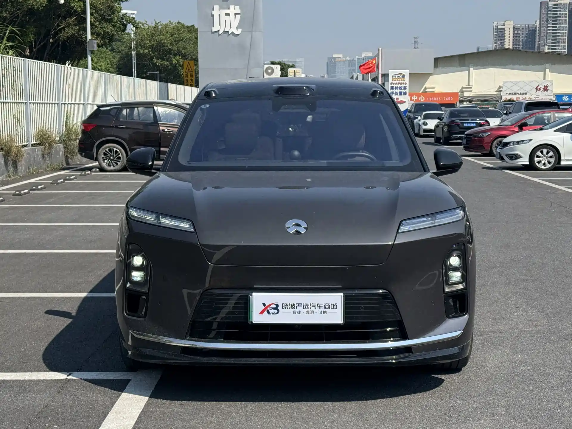 Фото 2 - NIO ES8